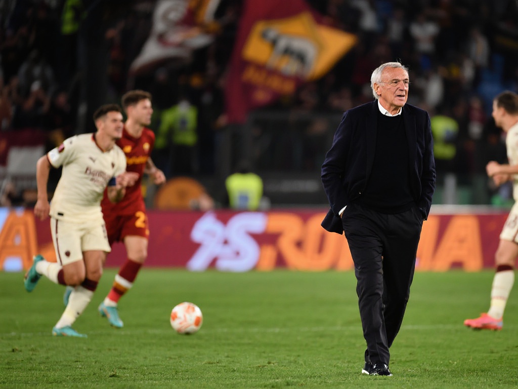 队在关键时 队在关键时