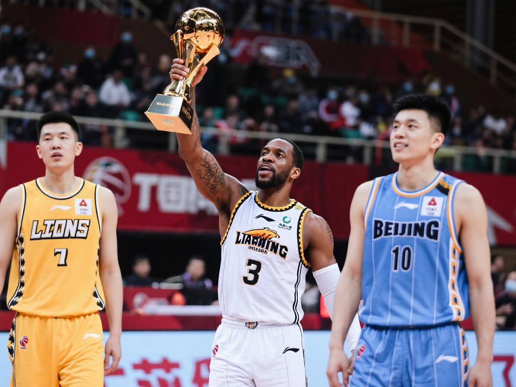 克罗斯身边 克罗斯身边